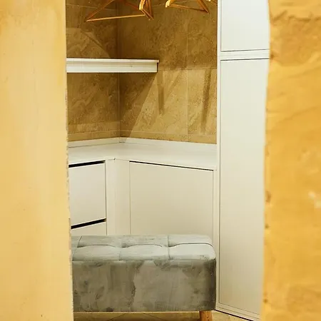 A Traditional Maltese Home In The Three Cities Birgu Exterior photo