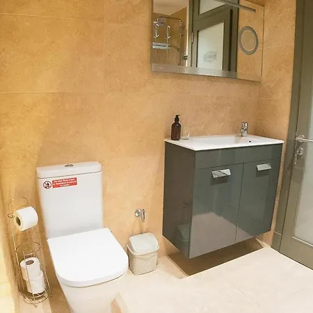 A Traditional Maltese Home In The Three Cities Birgu Exterior photo